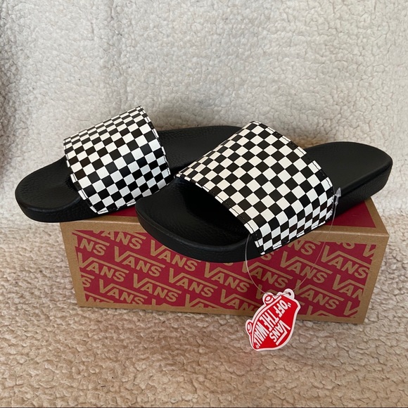 NWT Vans Checkerboard Slides, Youth 5